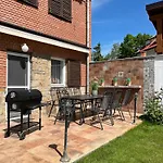 Barat Vendeghaz - Cosy - Teljes Haz Privat Udvarral - 4 Szoba, 2 Fuerdo *