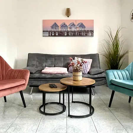 Barat Vendeghaz - Cosy - Teljes Haz Privat Udvarral - 4 Szoba, 2 Fuerdo Apartment *