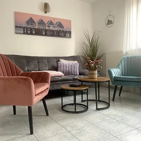 Barat Vendeghaz - Cosy - Teljes Haz Privat Udvarral - 4 Szoba, 2 Fuerdo Lejlighed