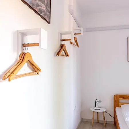 Apartment Barat Vendeghaz - Cosy - Teljes Haz Privat Udvarral - 4 Szoba, 2 Fuerdo Szeged