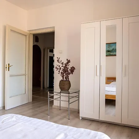 Barat Vendeghaz - Cosy - Teljes Haz Privat Udvarral - 4 Szoba, 2 Fuerdo Szeged