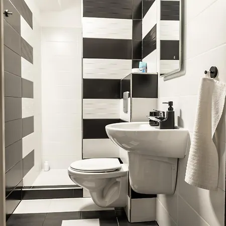 Barat Vendeghaz - Cosy - Teljes Haz Privat Udvarral - 4 Szoba, 2 Fuerdo Szeged