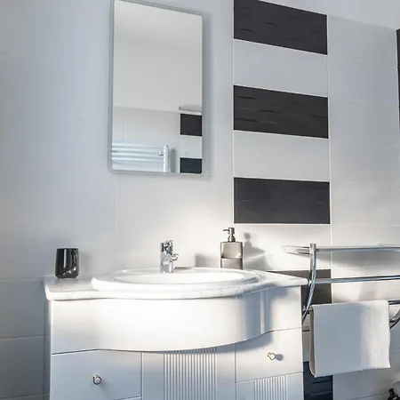 Barat Vendeghaz - Cosy - Teljes Haz Privat Udvarral - 4 Szoba, 2 Fuerdo Apartment *