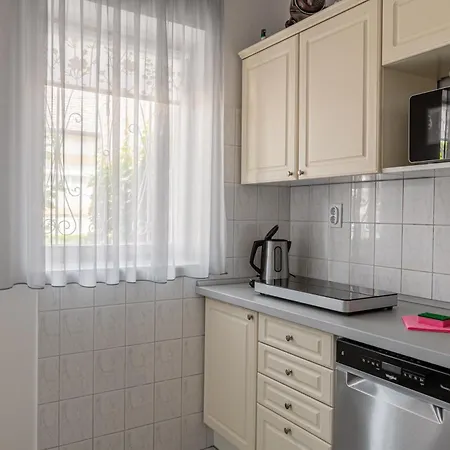 Apartment Barat Vendeghaz - Cosy - Teljes Haz Privat Udvarral - 4 Szoba, 2 Fuerdo Szeged